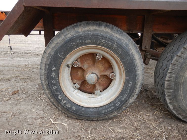 image for item ER9914 Huskee 225 seed tender trailer