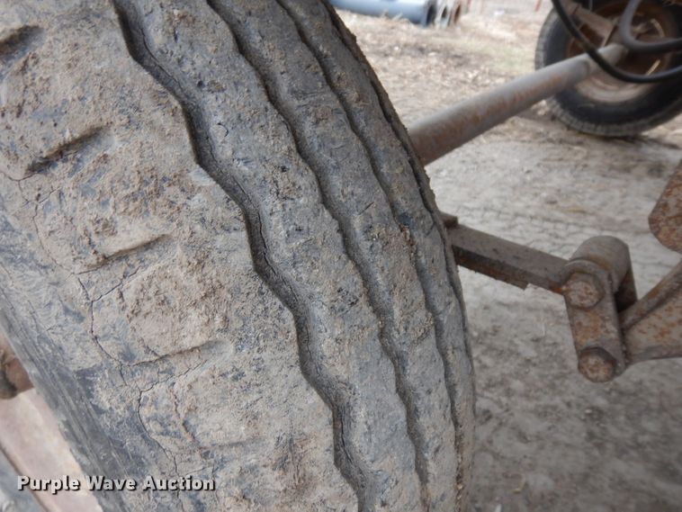 image for item ER9914 Huskee 225 seed tender trailer