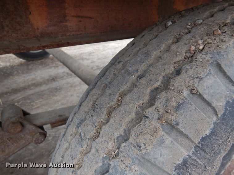 image for item ER9914 Huskee 225 seed tender trailer