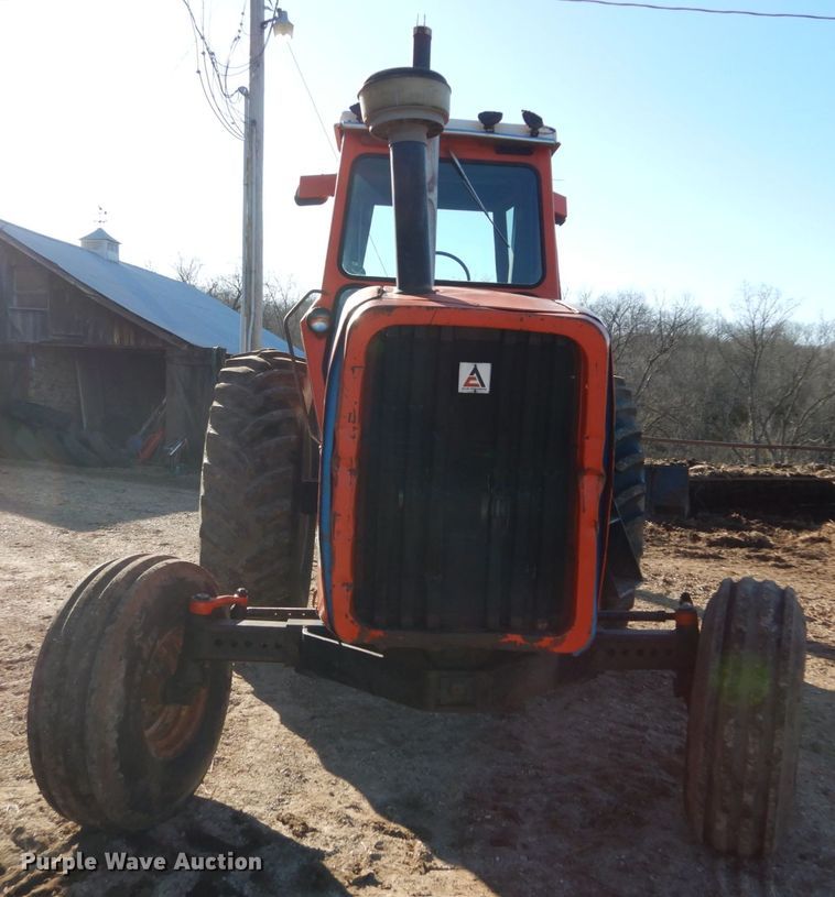 image for item GB9799 1978 Allis Chalmers 7045 tractor