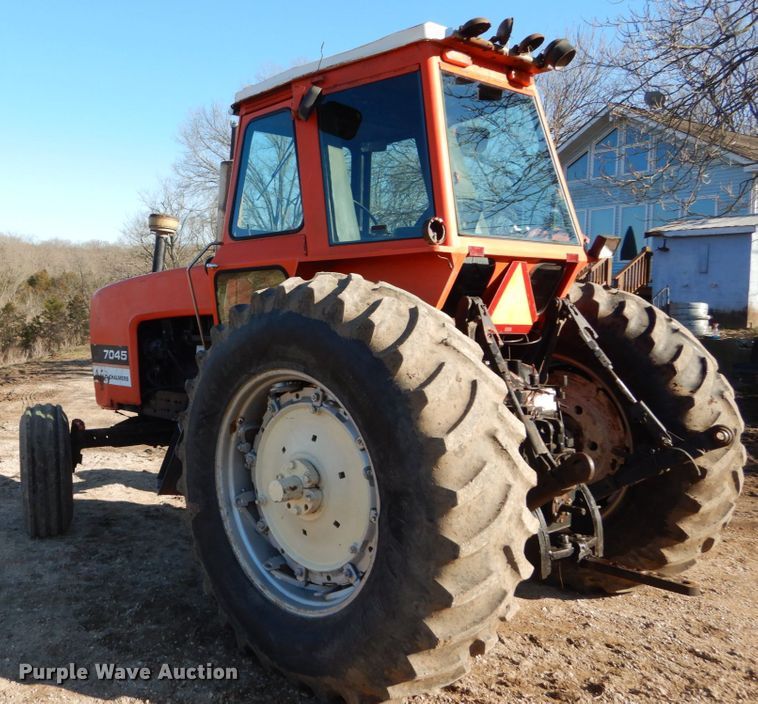 image for item GB9799 1978 Allis Chalmers 7045 tractor