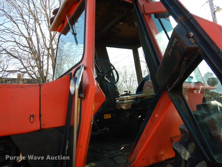 image for item GB9799 1978 Allis Chalmers 7045 tractor