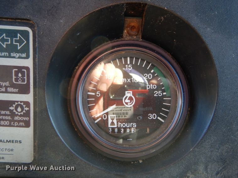 image for item GB9799 1978 Allis Chalmers 7045 tractor