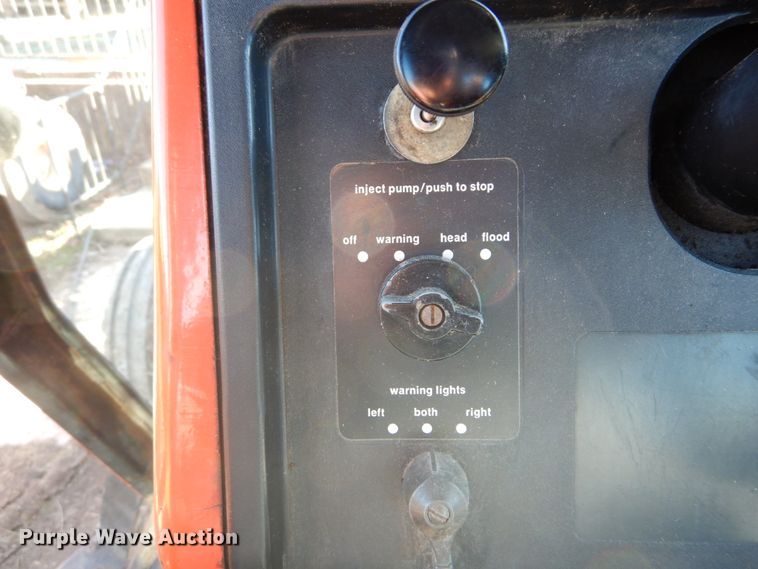 image for item GB9799 1978 Allis Chalmers 7045 tractor