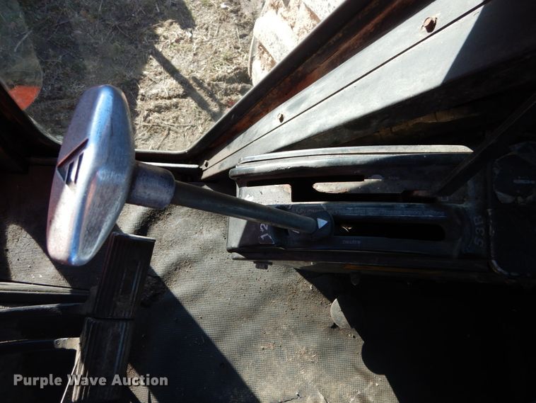 image for item GB9799 1978 Allis Chalmers 7045 tractor