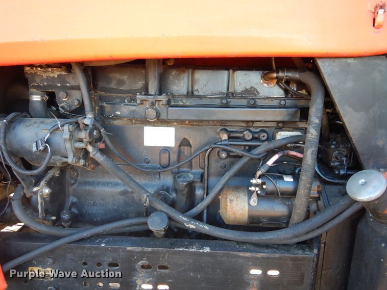 image for item GB9799 1978 Allis Chalmers 7045 tractor