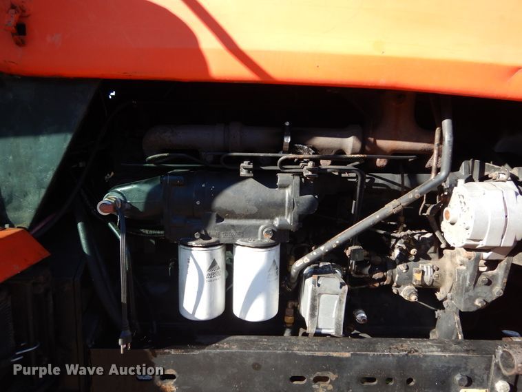 image for item GB9799 1978 Allis Chalmers 7045 tractor