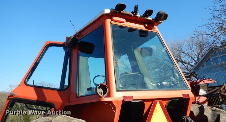 image for item GB9799 1978 Allis Chalmers 7045 tractor