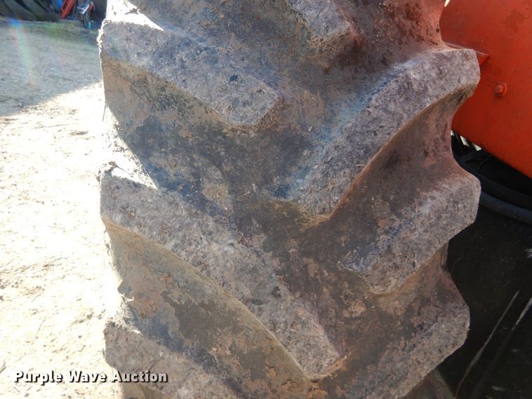 image for item GB9799 1978 Allis Chalmers 7045 tractor