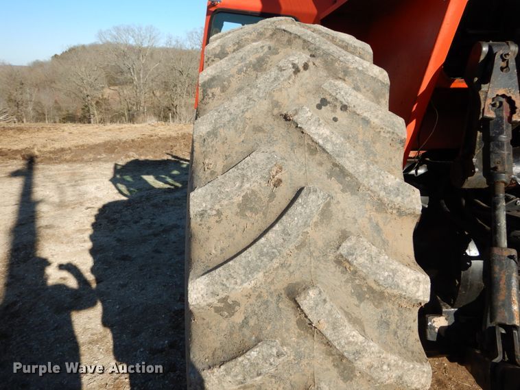 image for item GB9799 1978 Allis Chalmers 7045 tractor