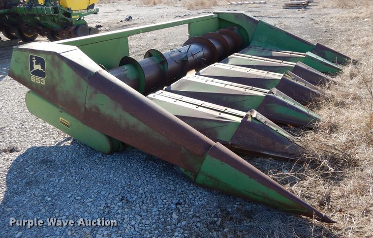 image for item GE9131 John Deere 653 all-crop head