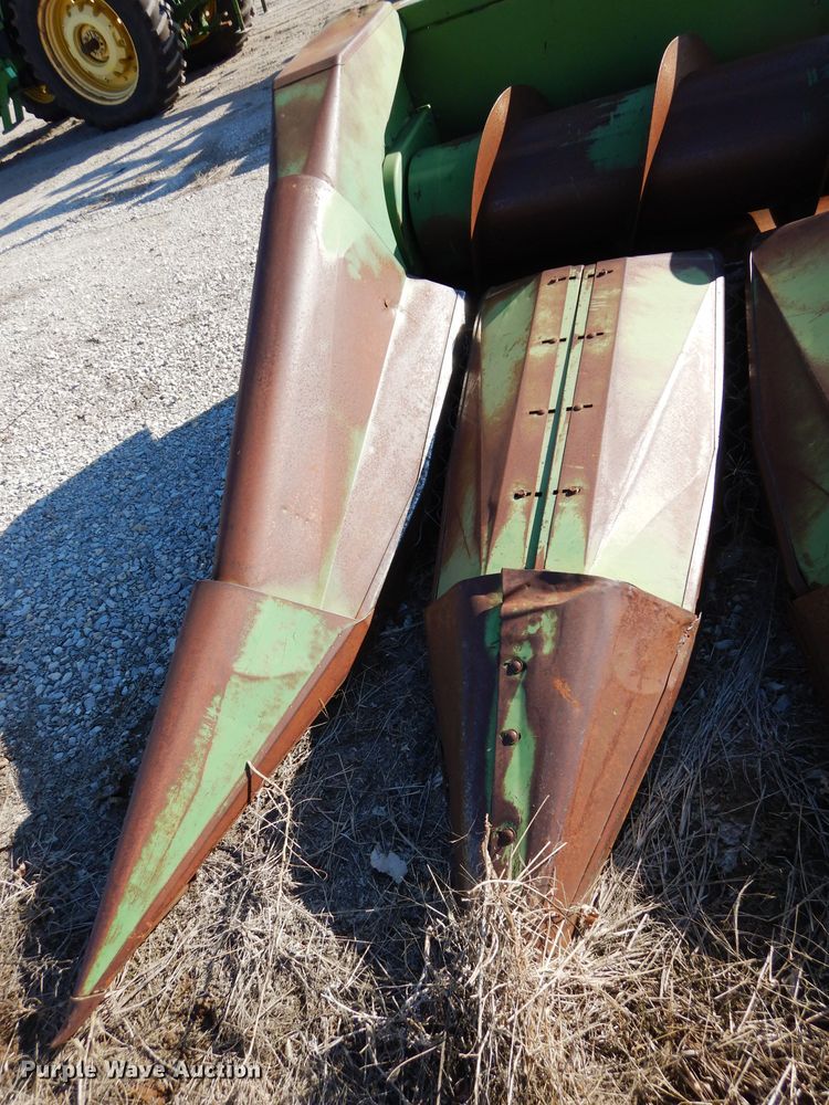 image for item GE9131 John Deere 653 all-crop head