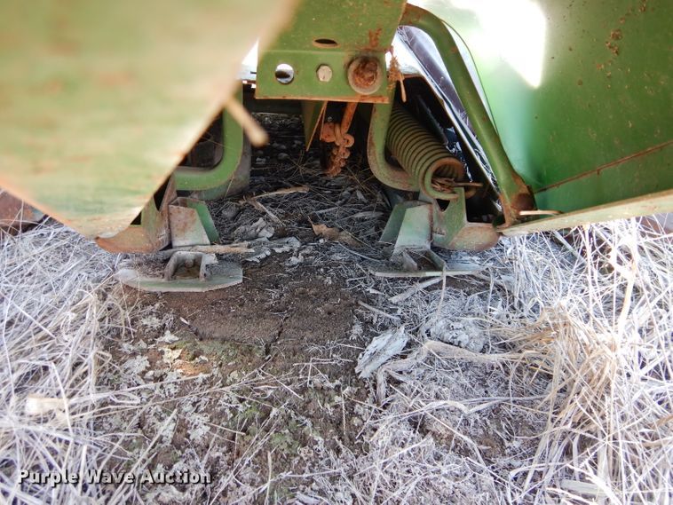 image for item GE9131 John Deere 653 all-crop head