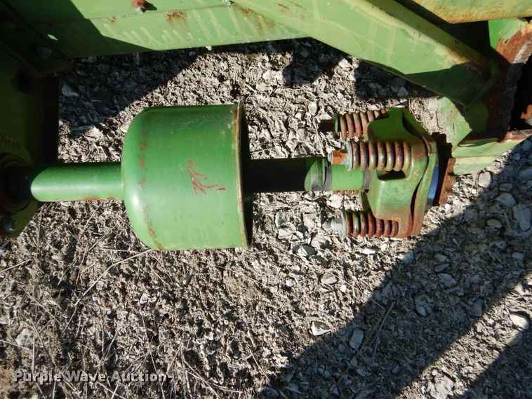image for item GE9131 John Deere 653 all-crop head