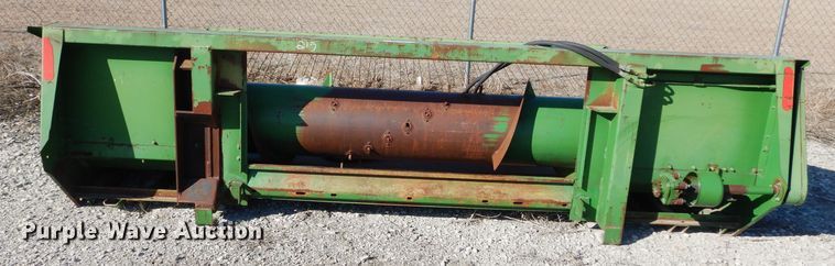 image for item GE9132 John Deere pickup head