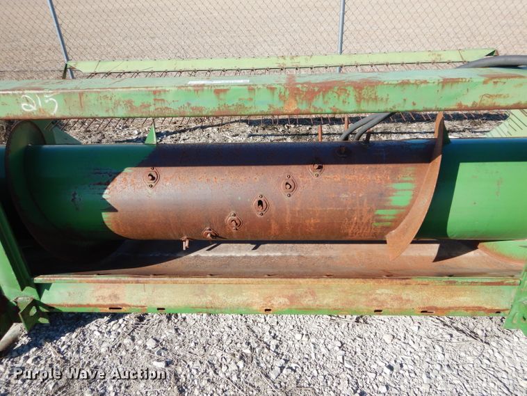 image for item GE9132 John Deere pickup head