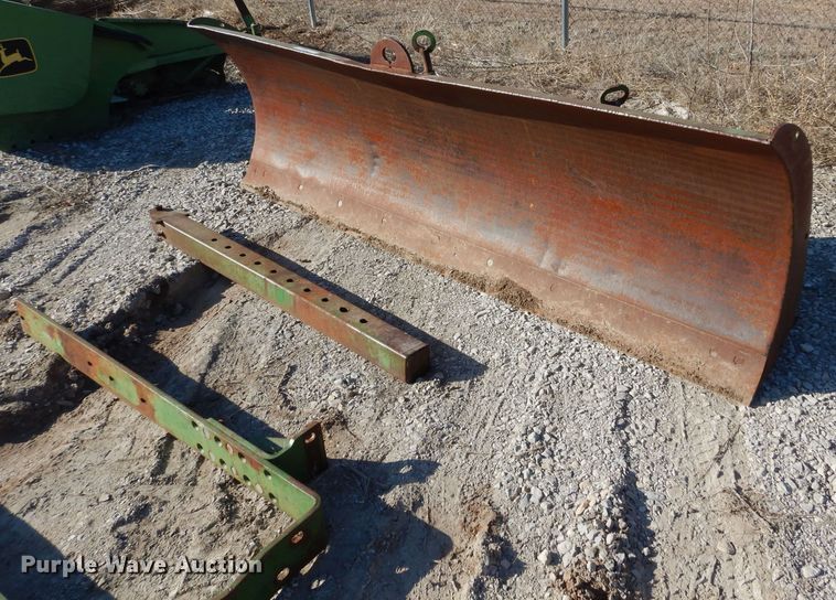 image for item GE9133 John Deere 00524 dozer blade