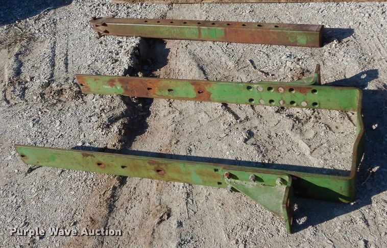 image for item GE9133 John Deere 00524 dozer blade