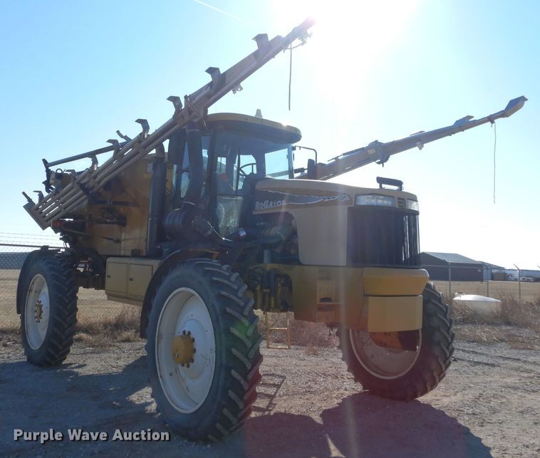 image for item GE9134 Ag-Chem RoGator 1274C applicator