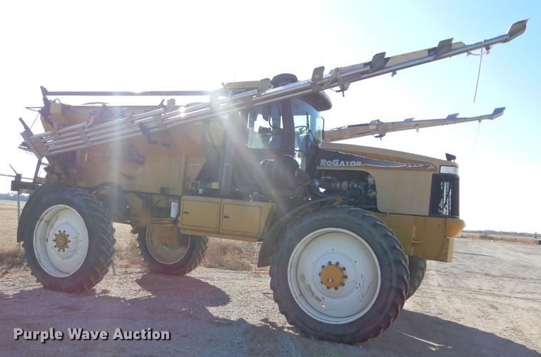 image for item GE9134 Ag-Chem RoGator 1274C applicator