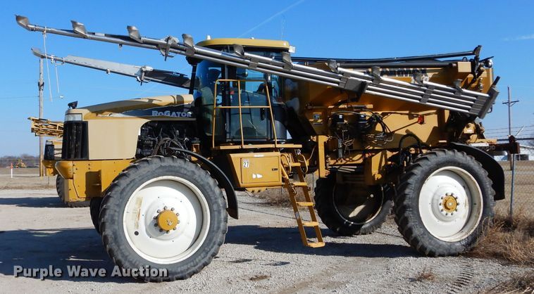 image for item GE9134 Ag-Chem RoGator 1274C applicator