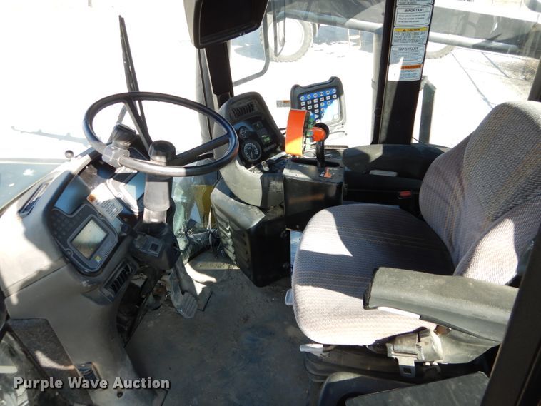 image for item GE9134 Ag-Chem RoGator 1274C applicator