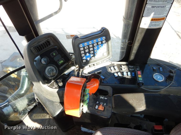 image for item GE9134 Ag-Chem RoGator 1274C applicator