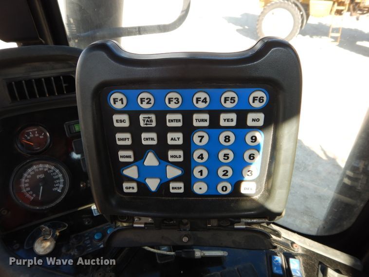 image for item GE9134 Ag-Chem RoGator 1274C applicator