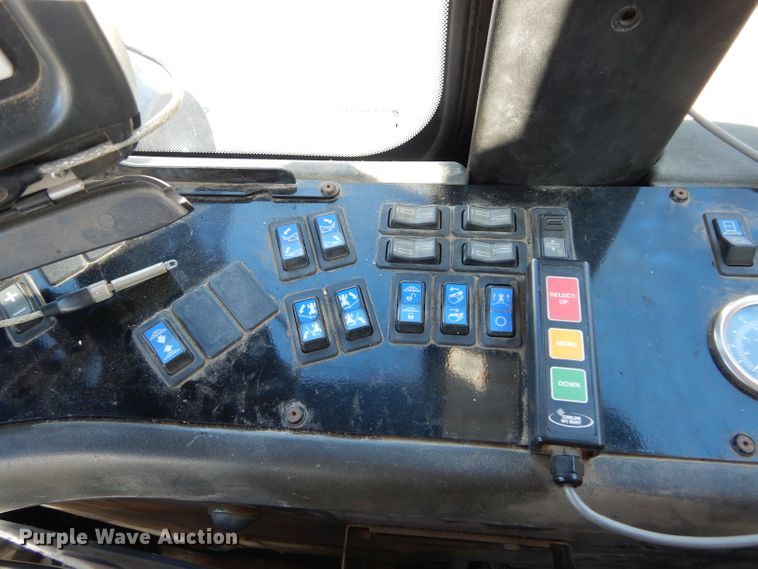 image for item GE9134 Ag-Chem RoGator 1274C applicator