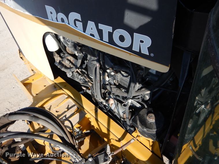 image for item GE9134 Ag-Chem RoGator 1274C applicator