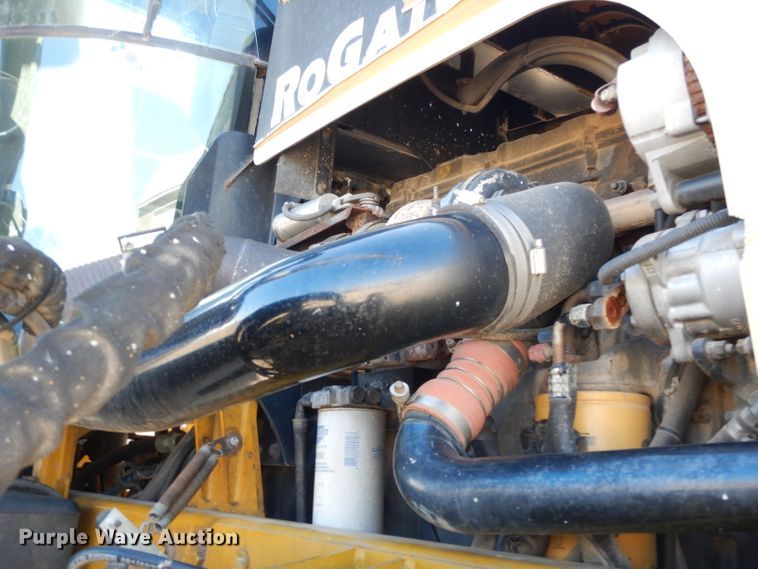 image for item GE9134 Ag-Chem RoGator 1274C applicator