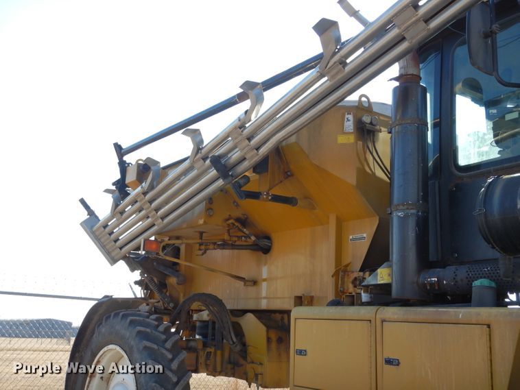 image for item GE9134 Ag-Chem RoGator 1274C applicator