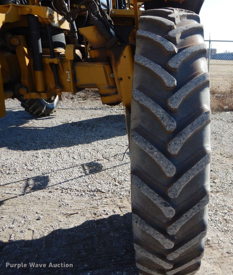 image for item GE9134 Ag-Chem RoGator 1274C applicator