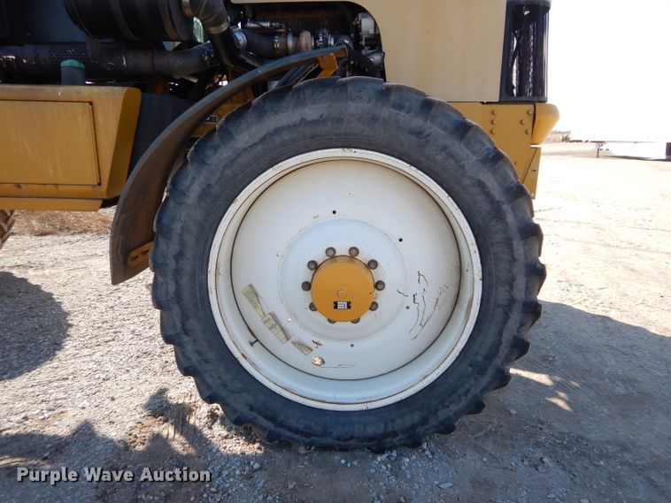 image for item GE9134 Ag-Chem RoGator 1274C applicator