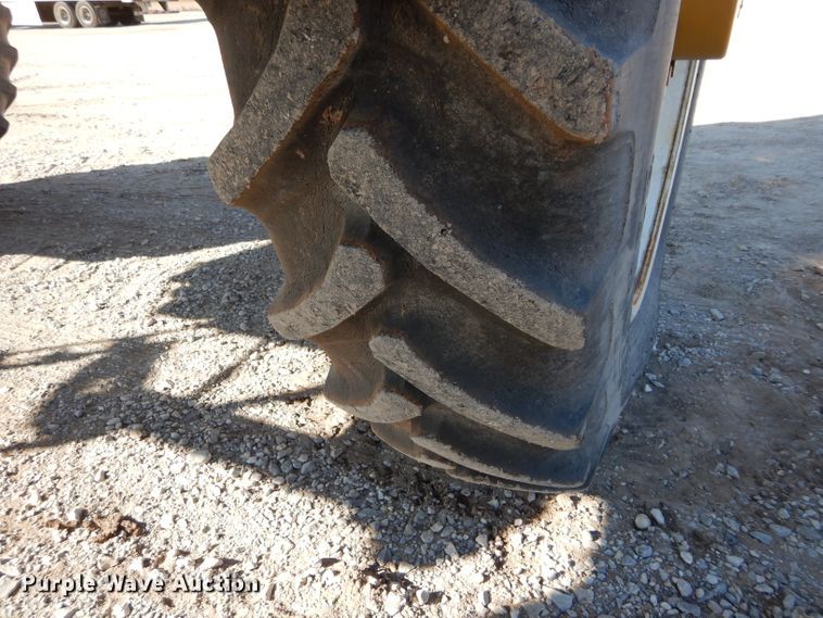 image for item GE9134 Ag-Chem RoGator 1274C applicator