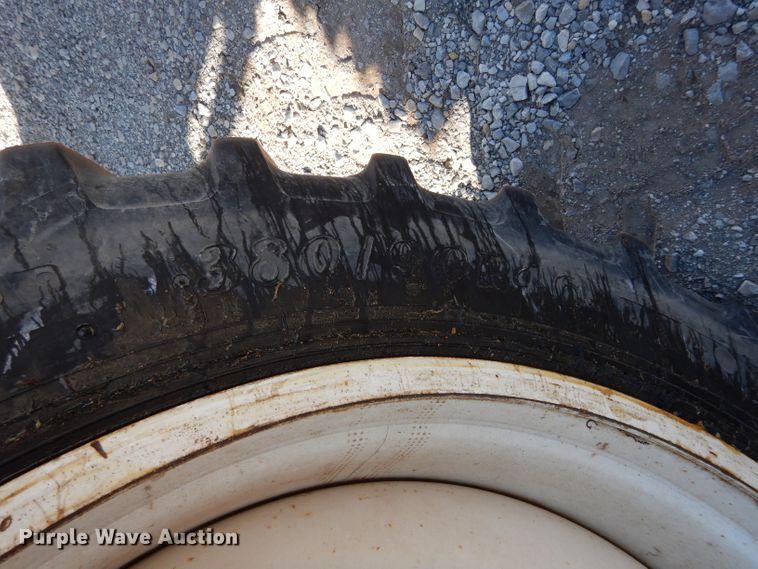 image for item GE9134 Ag-Chem RoGator 1274C applicator