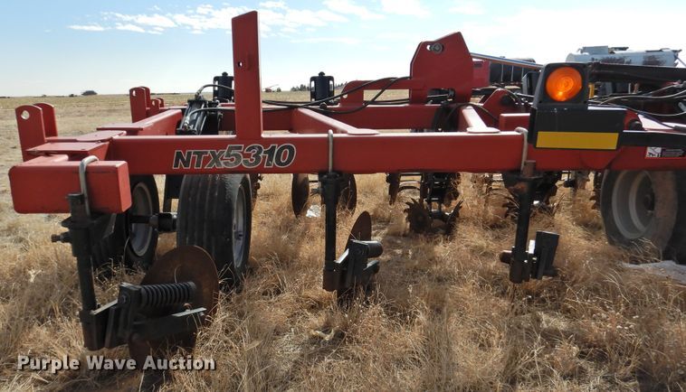 image for item GN9756 Case IH NTX5310 strip-till