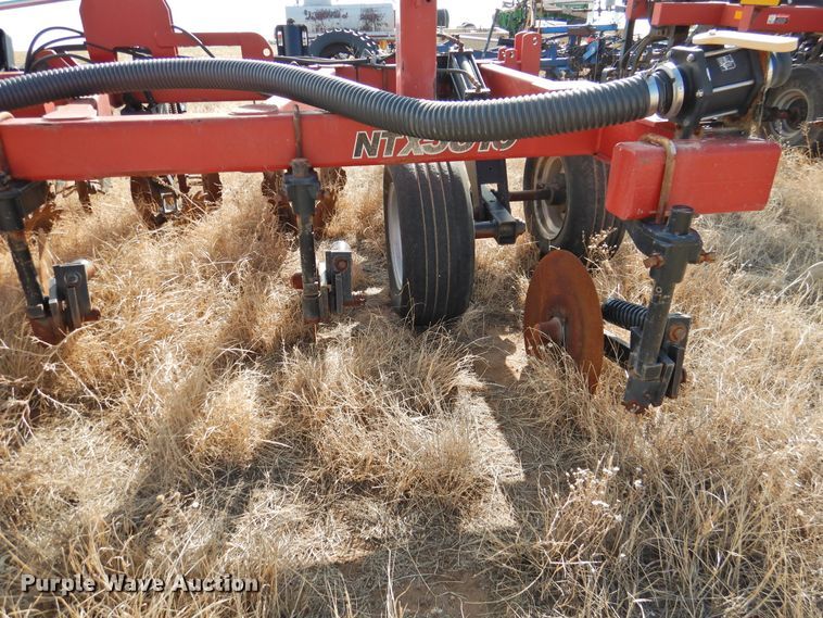 image for item GN9756 Case IH NTX5310 strip-till