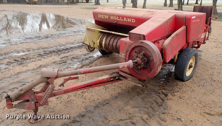 image for item GR9013 New Holland 271 Hayliner square baler