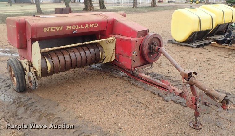 image for item GR9013 New Holland 271 Hayliner square baler