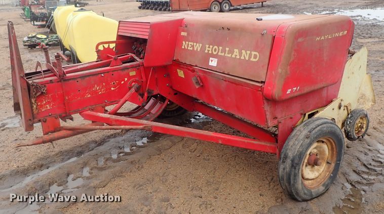 image for item GR9013 New Holland 271 Hayliner square baler