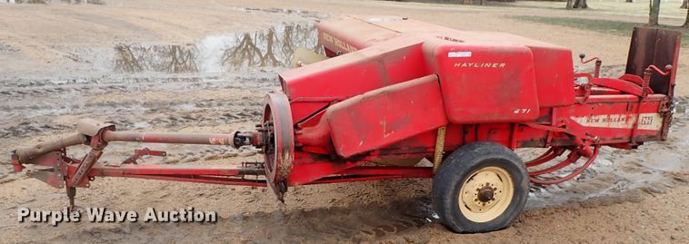 image for item GR9013 New Holland 271 Hayliner square baler