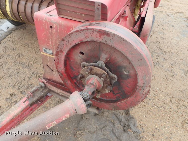 image for item GR9013 New Holland 271 Hayliner square baler