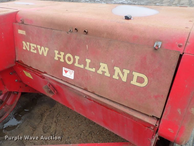 image for item GR9013 New Holland 271 Hayliner square baler