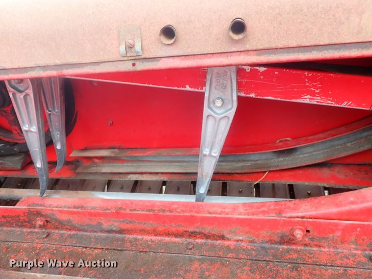 image for item GR9013 New Holland 271 Hayliner square baler