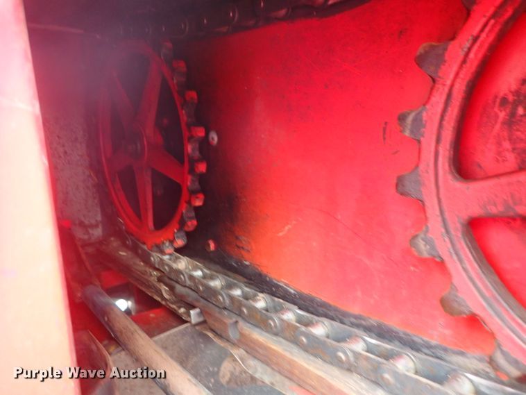 image for item GR9013 New Holland 271 Hayliner square baler