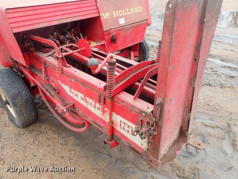 image for item GR9013 New Holland 271 Hayliner square baler