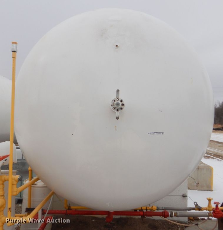 image for item GX9775 Anhydrous ammonia bulk tank