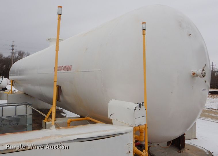 image for item GX9775 Anhydrous ammonia bulk tank