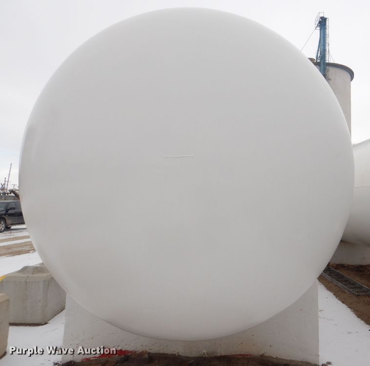 image for item GX9775 Anhydrous ammonia bulk tank
